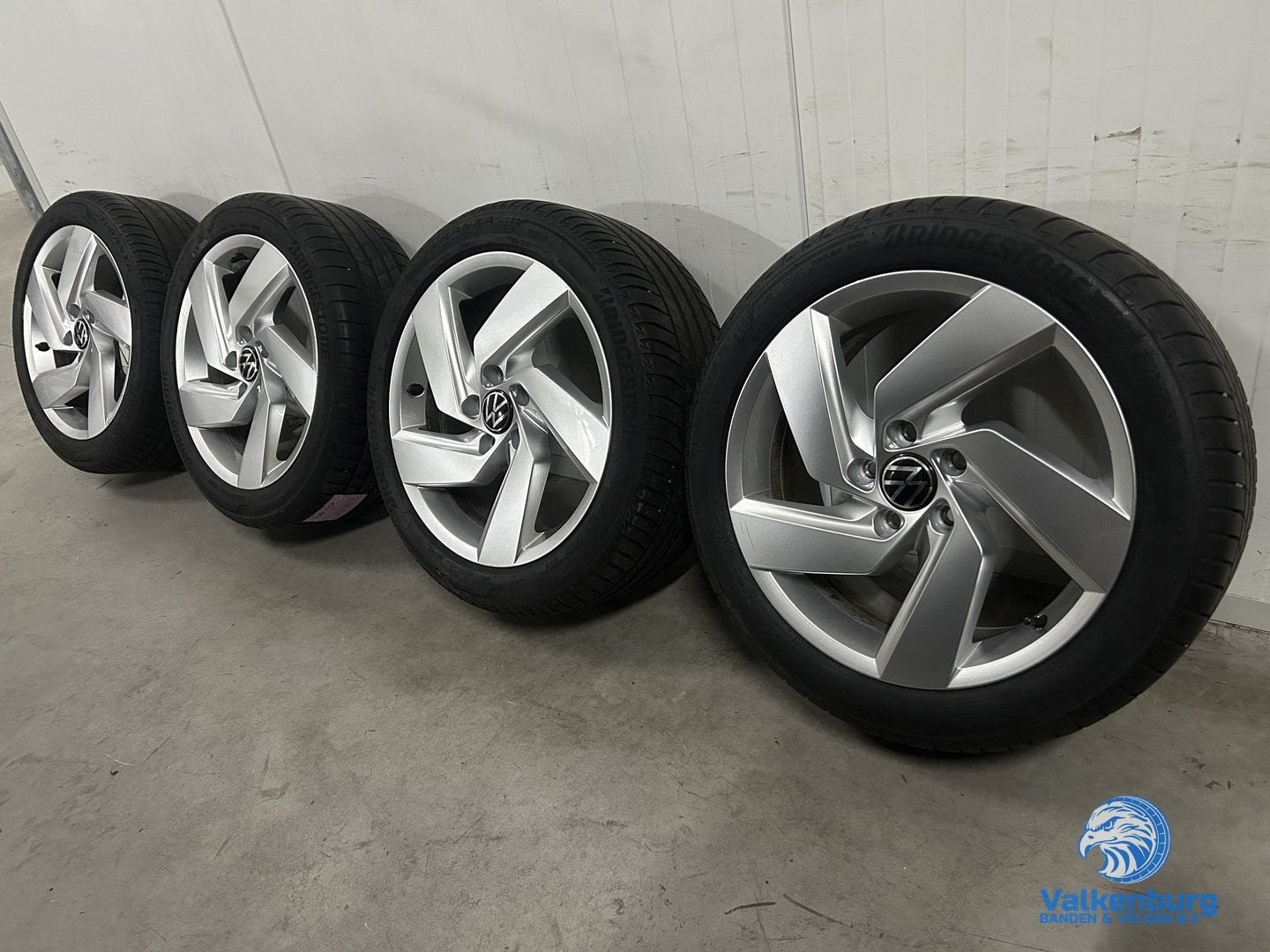 6mm! Originele VW Golf 8 5H Richmond 17 inch velgen 5x112 zo