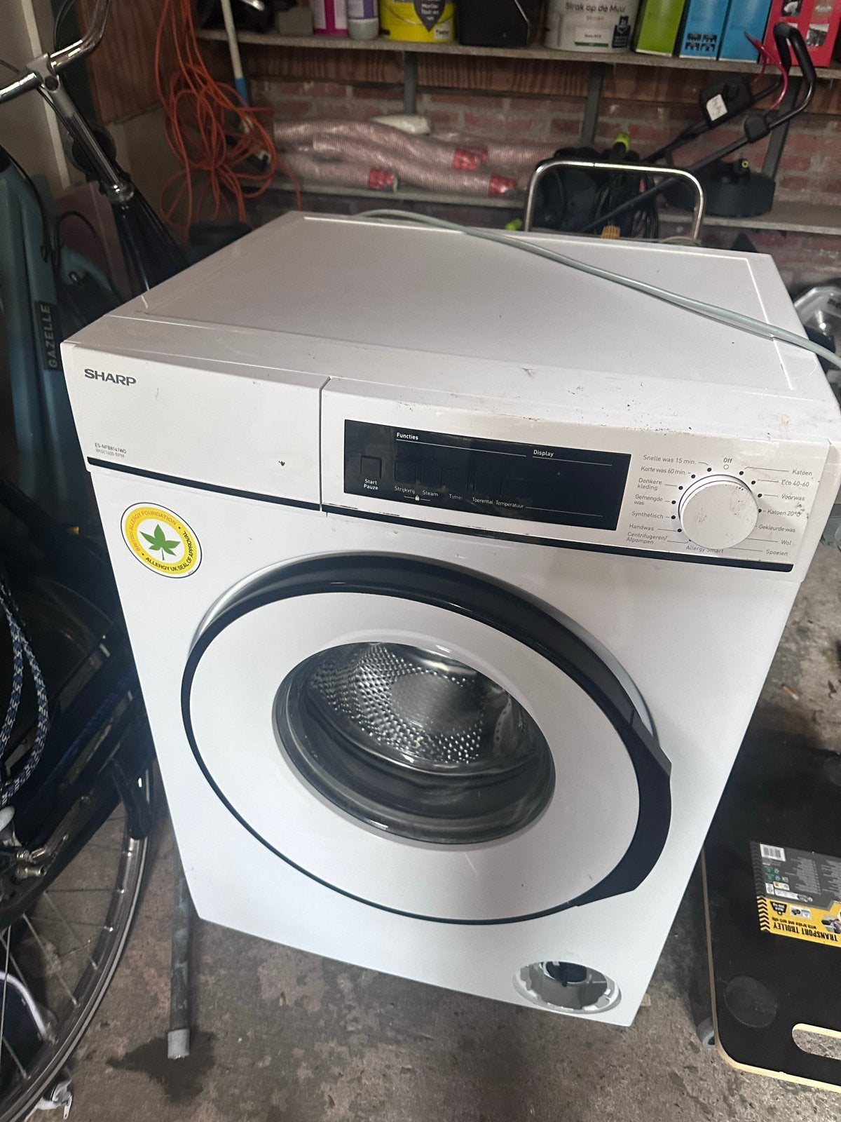 Sharp Wasmachine (ES-NFB8141WD) - Deur defect, Witgoed en Apparatuur, Ophalen, 1200 tot 1600 toeren, 8 tot 10 kg, Voorlader