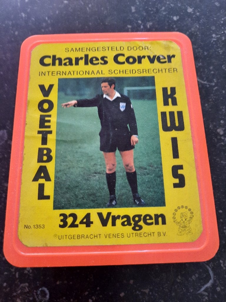 Voetbalkwis 324 vragen door Charles Corver, Verzamelen, Ophalen of Verzenden, Overige binnenlandse clubs