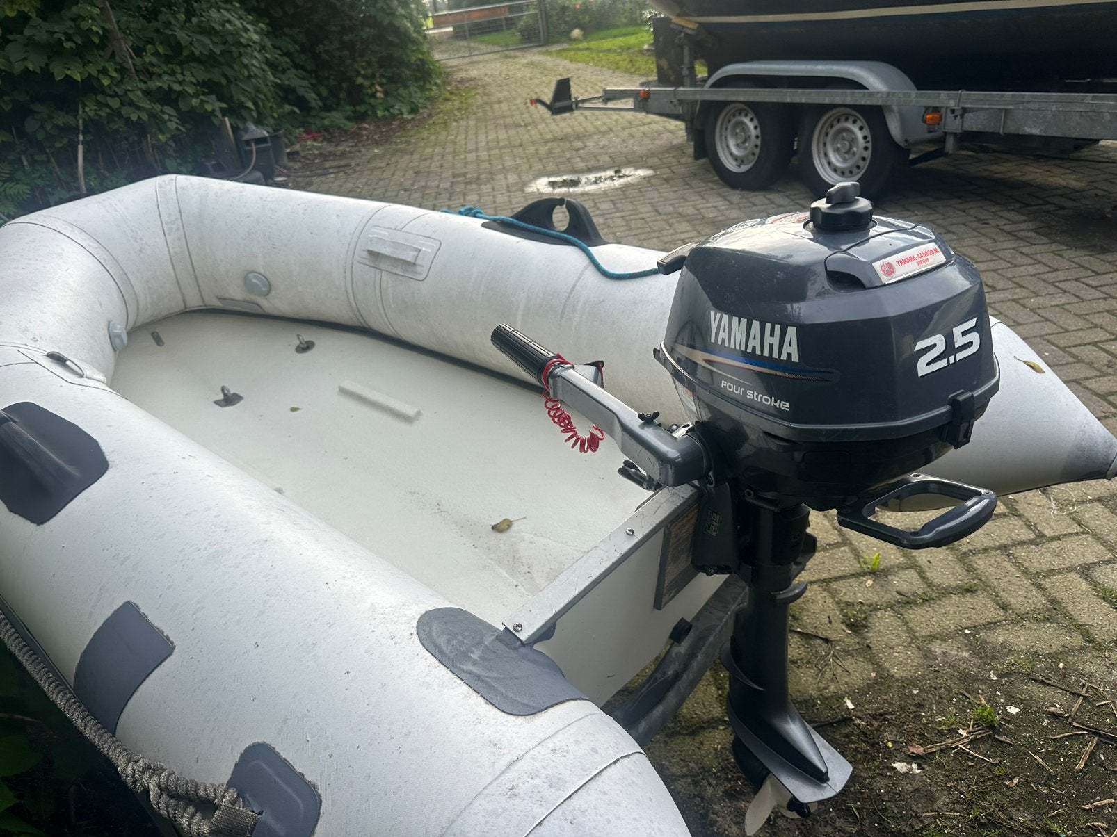Foto 5 van Rib rubberboot met bijna nieuwe 2.5 pk 4 tact Yamaha