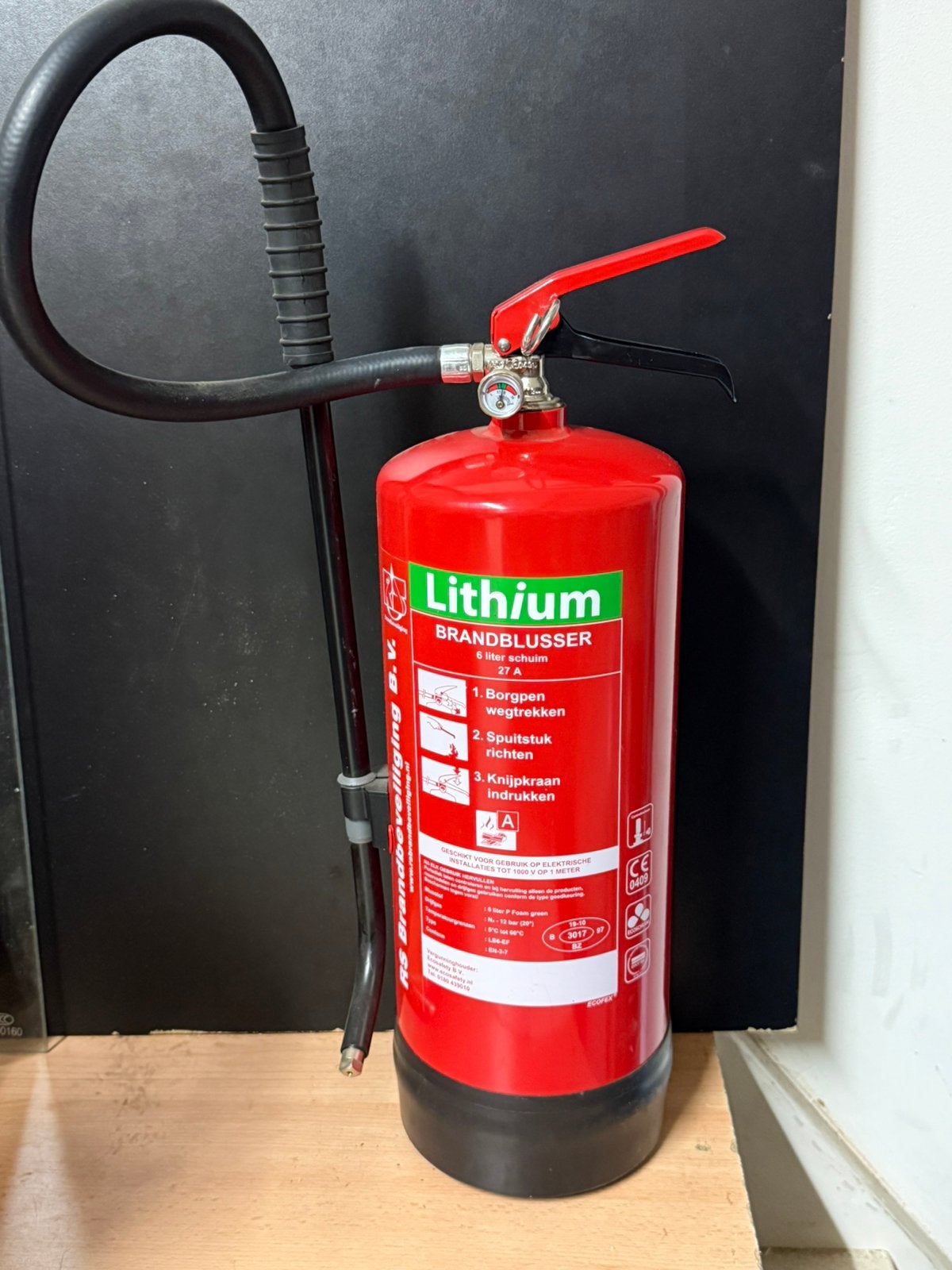 Lithium schuimblusser 6 liter met lans voor accu’s, Ophalen of Verzenden, Zo goed als nieuw, Brandblusser