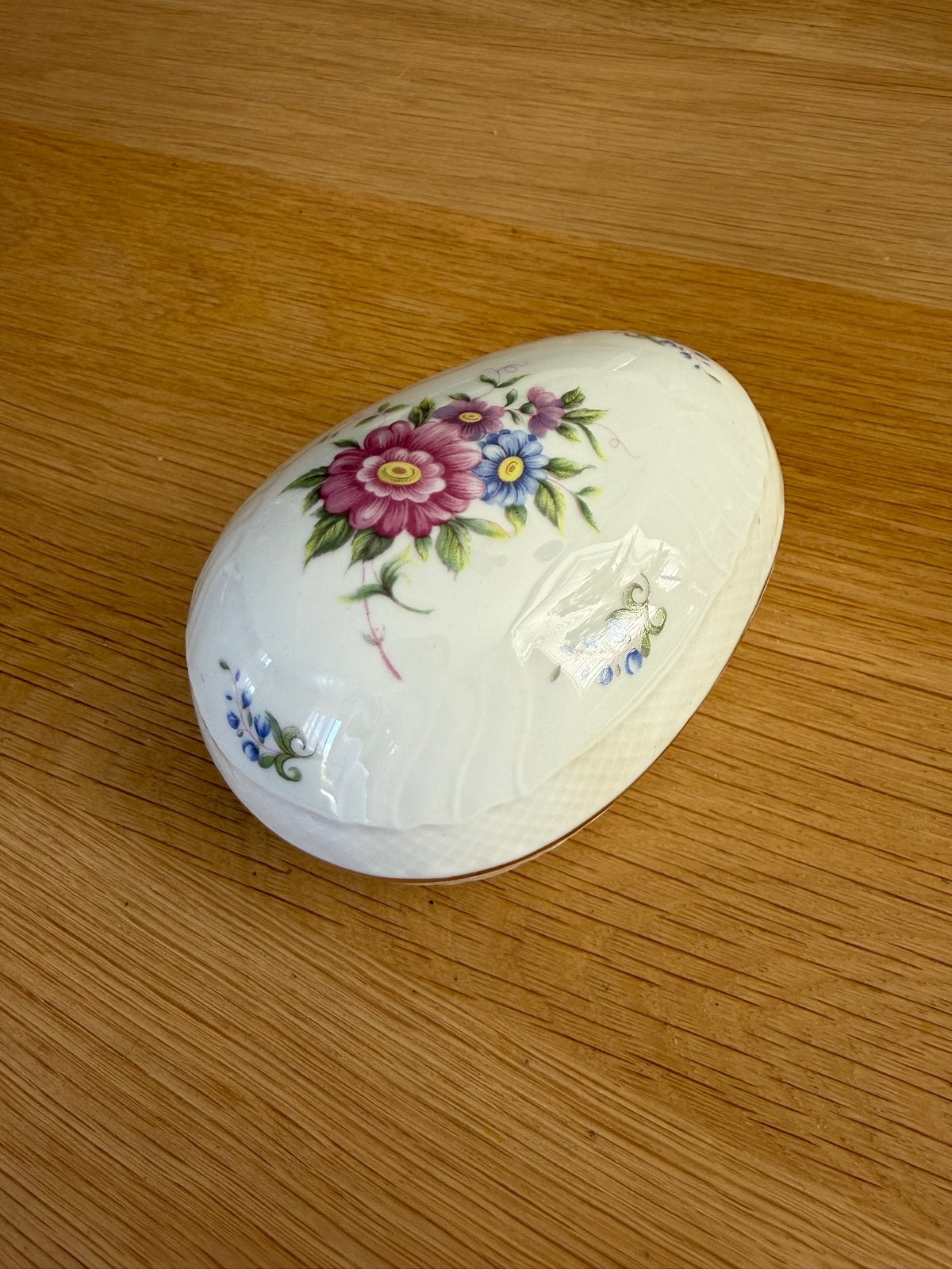 Vintage Porseleinen Eivormige Doos met Bloemmotief, Ophalen of Verzenden