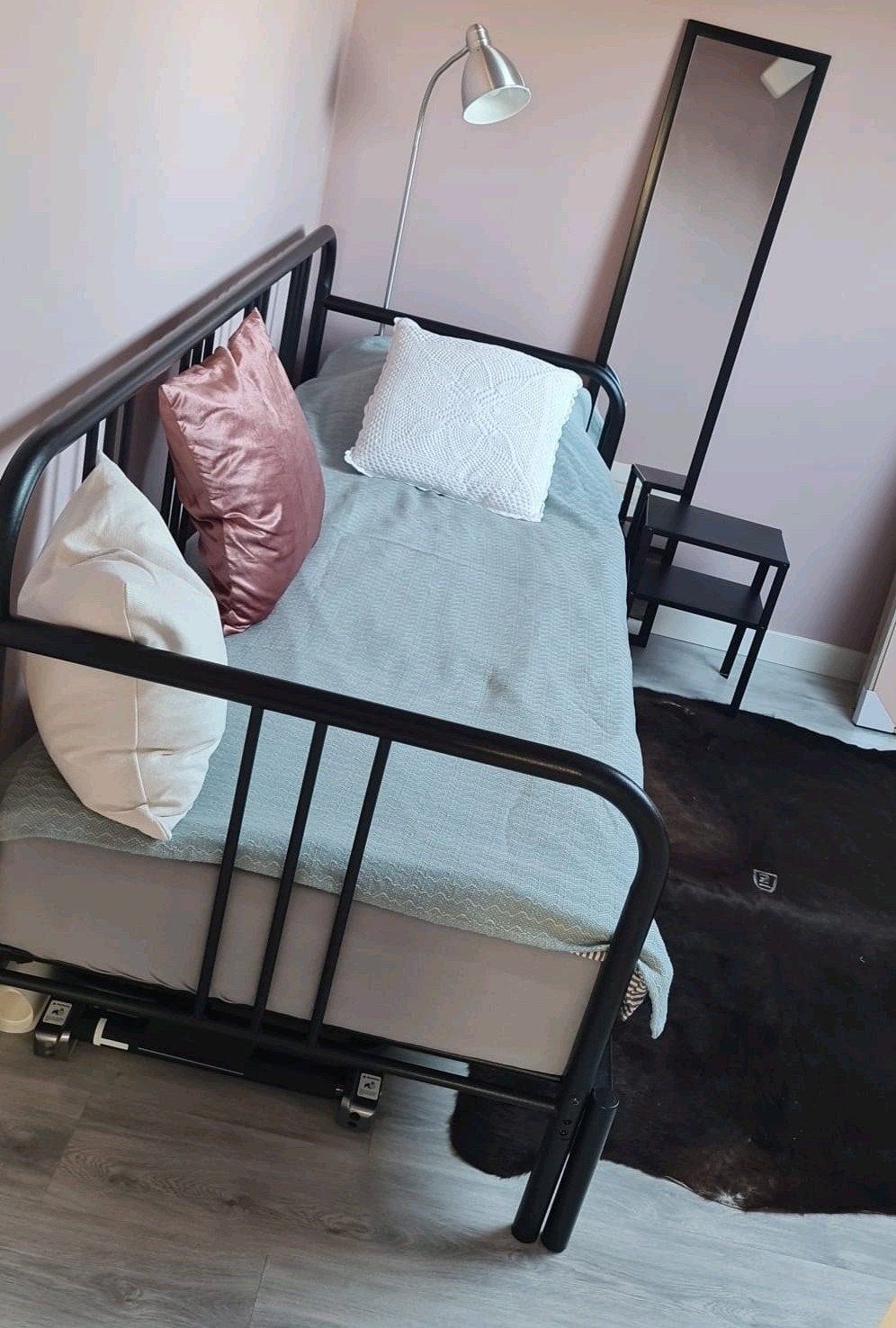 FYRESDAL bed, bedbank, eenpersoonsbed, tweepersoonsbed, Ophalen, Zo goed als nieuw, Zwart