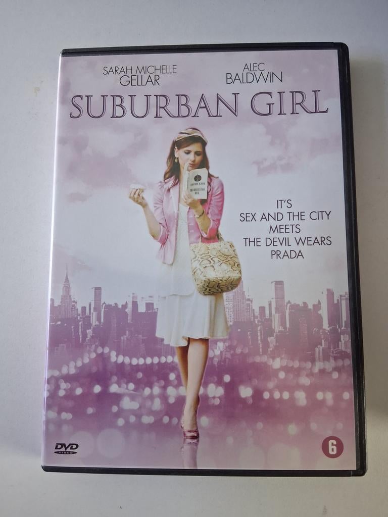 Suburban girl, Vanaf 12 jaar, Ophalen of Verzenden, Zo goed als nieuw