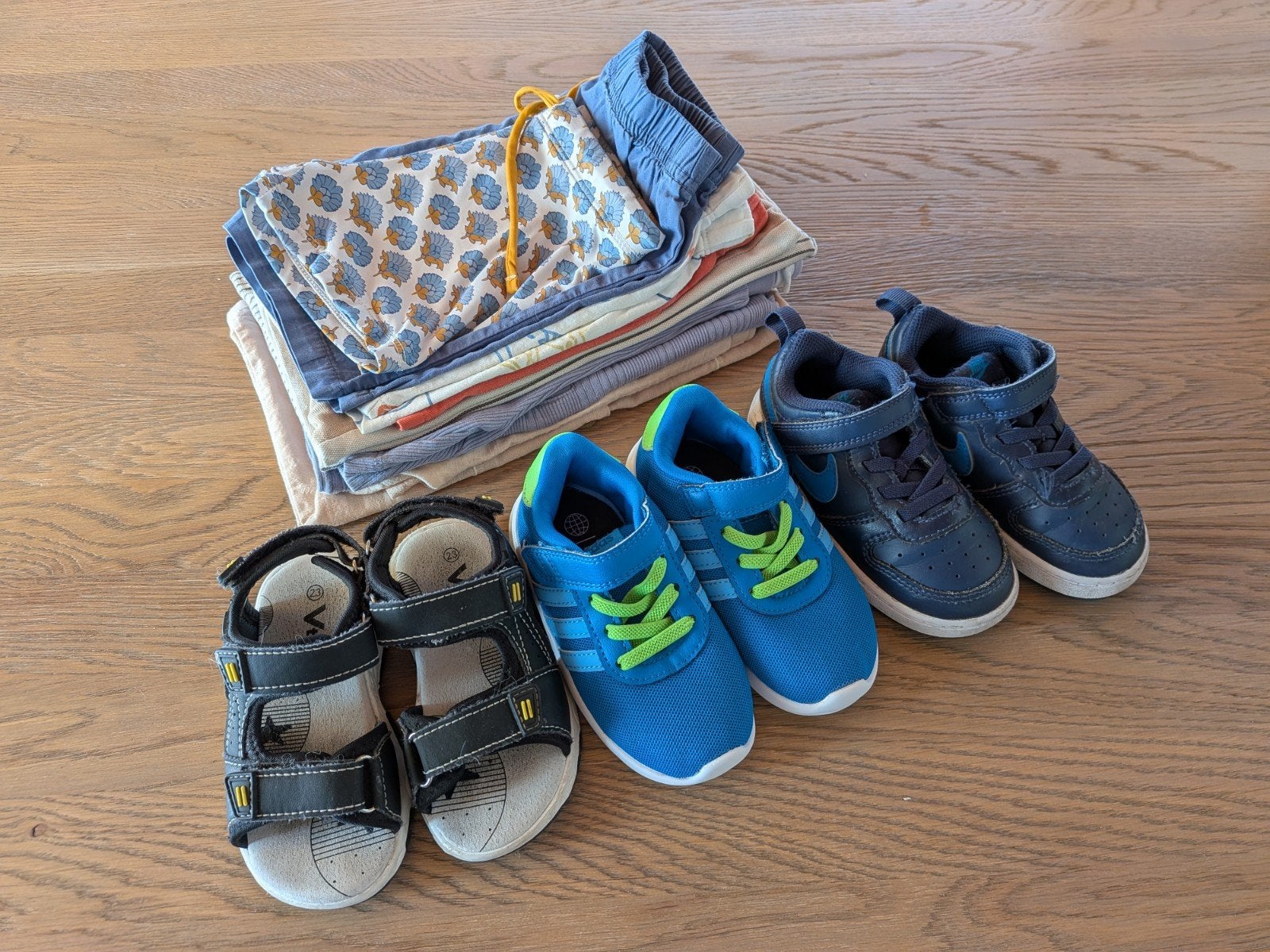 Zomerkleding jongen mt 86 + schoenen mt 23, Gebruikt, Broekje, Ophalen of Verzenden, Jongetje