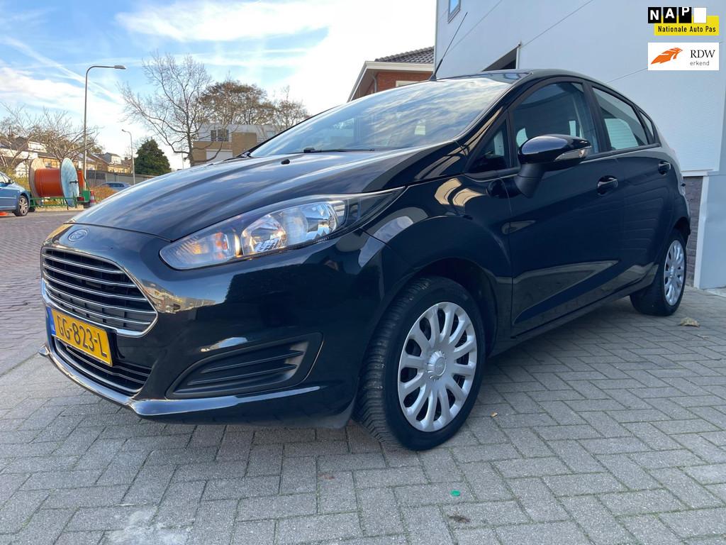 Ford Fiesta 1.0/Navi/4 nieuwe banden/Airco/AUX/Goed-onderhou, Euro 6, 525 kg, Origineel Nederlands, Handgeschakeld
