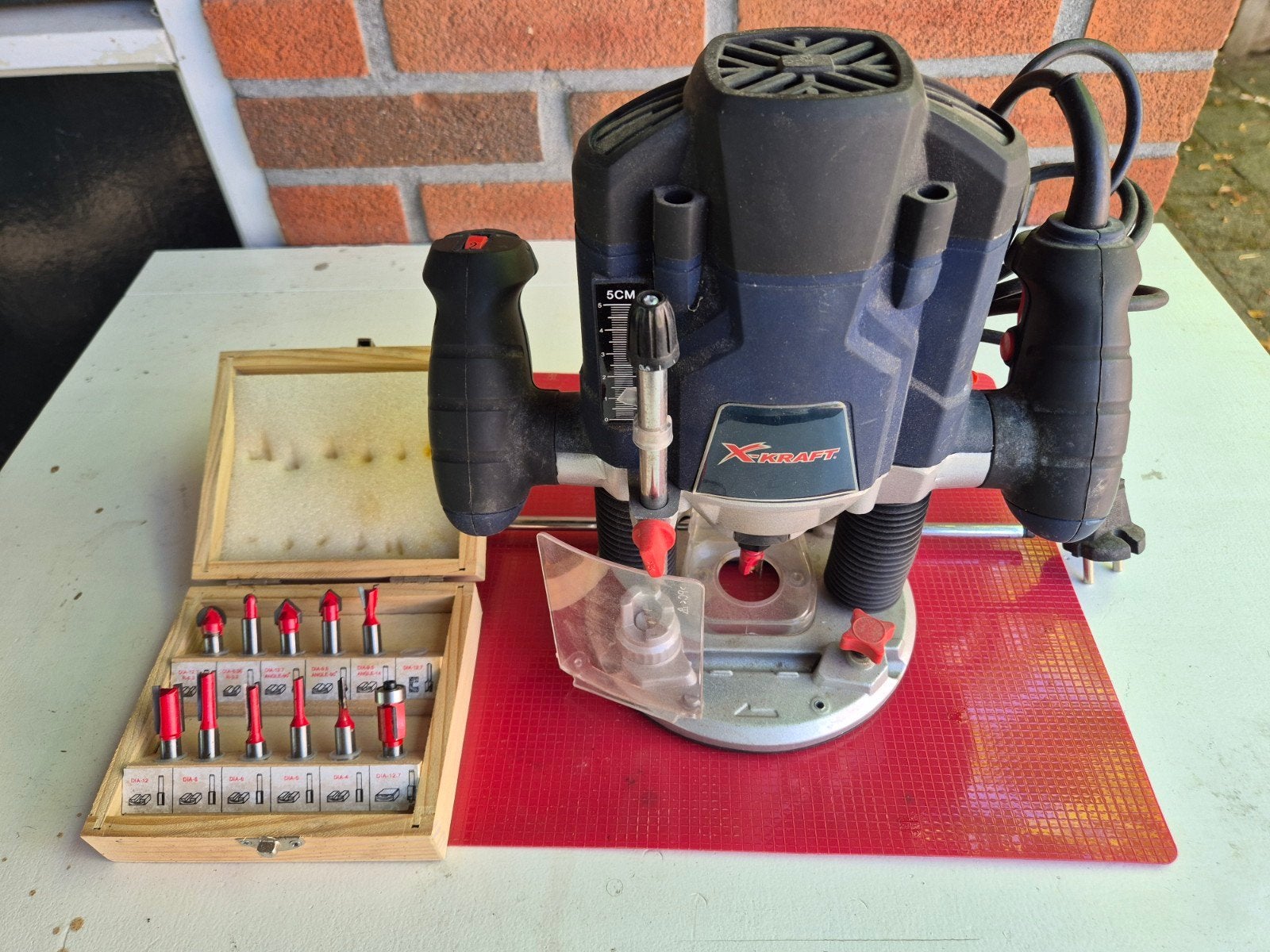 X-Kraft FB1200RT, 1200W bovenfrees met frezenset, Gebruikt, Ophalen of Verzenden, Bovenfrees, X-KRAFT