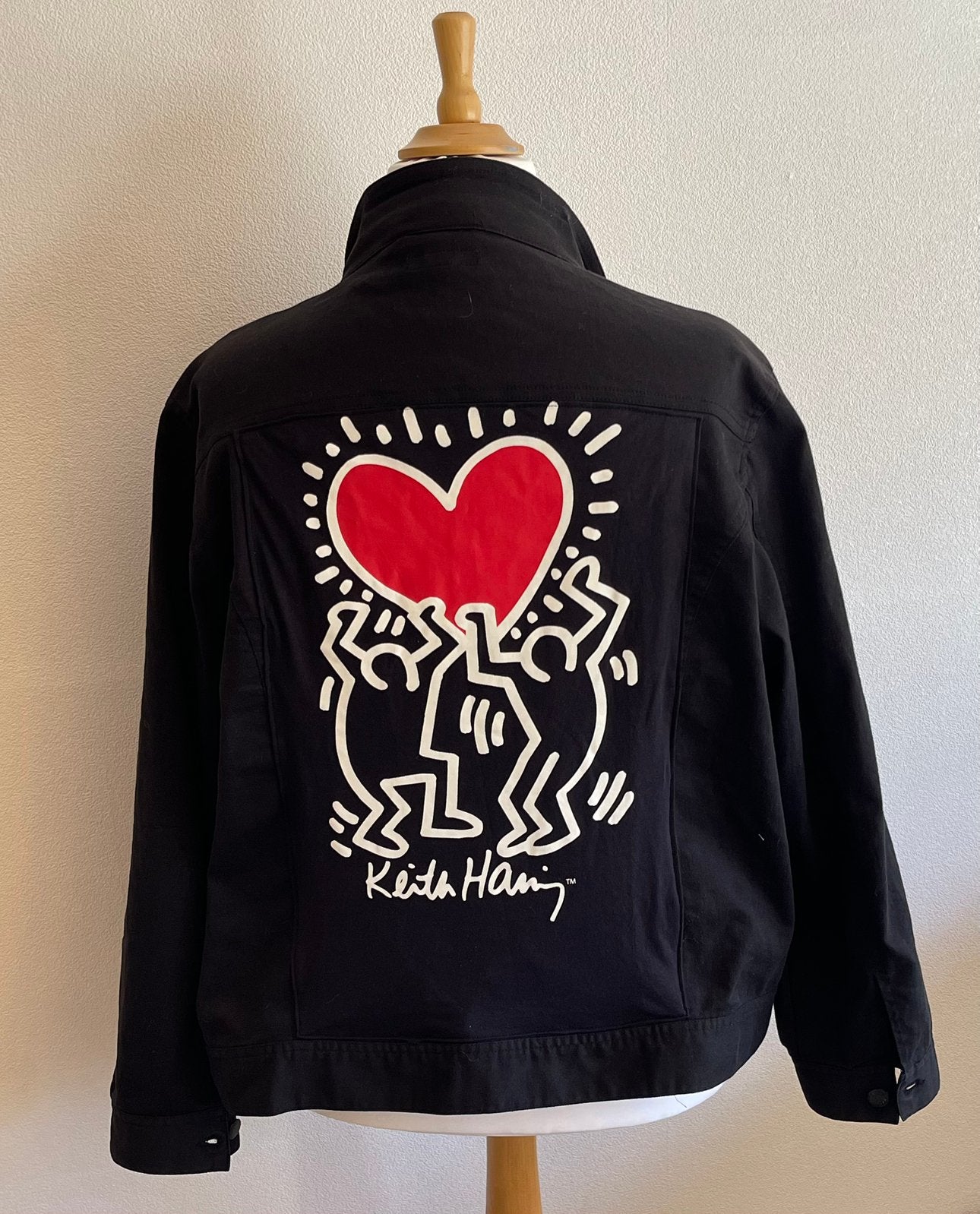 Peet: Gepimt spijkerjasje met Keith Haring stof maat 50, Kleding | Dames, Grote Maten, Ophalen of Verzenden, Zo goed als nieuw