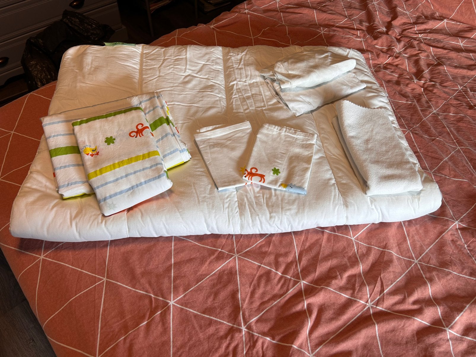 Beddengoedpakket campingbedje met IKEA overtrekken en dekbed, Gebruikt, Jongetje of Meisje, Wit, Beddengoedset