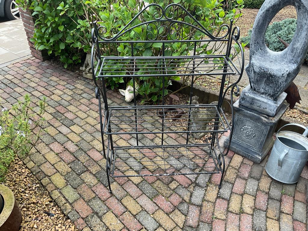 Mooi metalen brocante etagiere voor tuin of balkon, Antiek en Kunst, Ophalen
