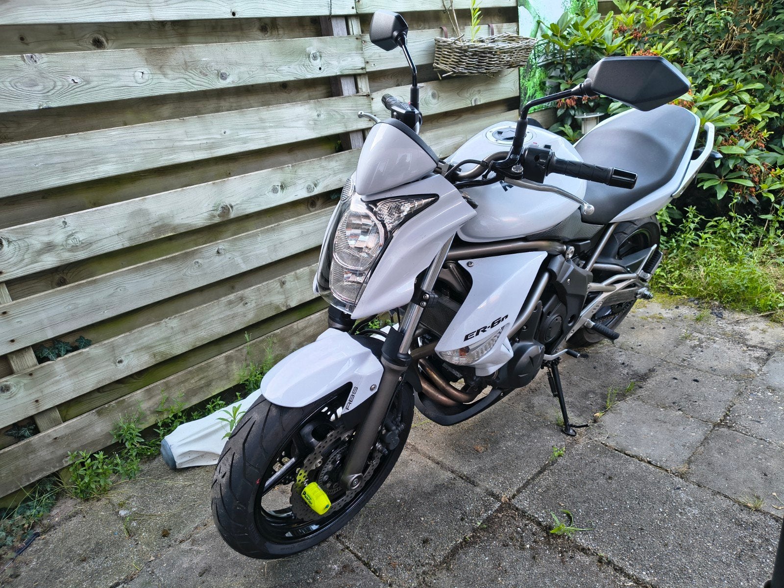 Kawasaki ER-6-N, Naked Bike, km st 14.876!!, wit metallic, 2 cilinders, 649 cc, Particulier, Meer dan 35 kW
