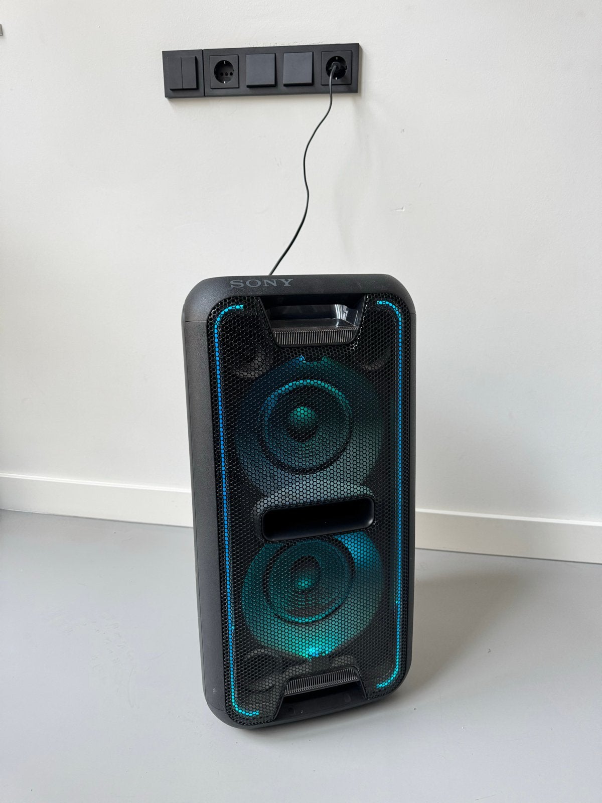 Foto 2 van Sony GTK-XB7 Party Speaker 350W met Lichteffecten