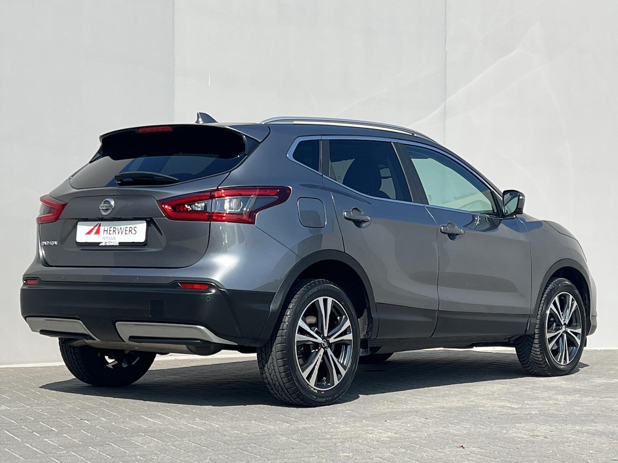 Nissan Qashqai 1.3 DIG-T N-Connecta / Dealer onderhouden / P, Stof, Gebruikt, Euro 6, 4 cilinders