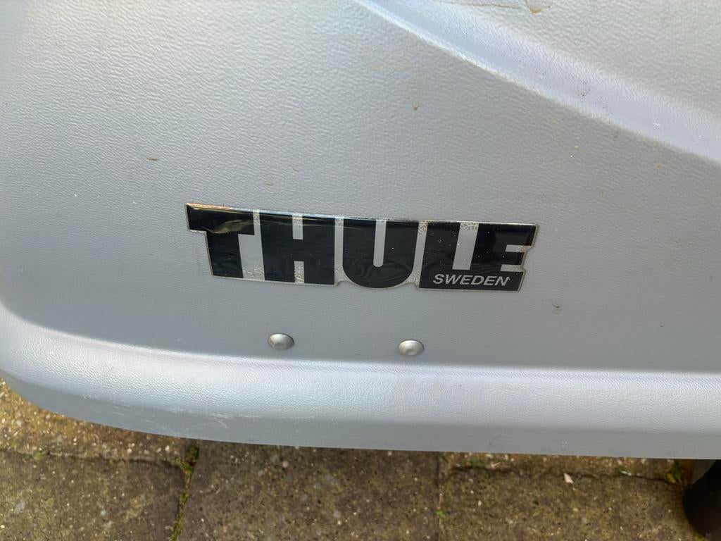 Thule Dakkoffer met Dakdragers - Grijs en 2 sets sleutels, Ophalen of Verzenden, Gebruikt