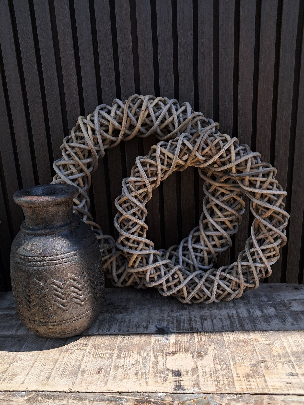 Prachtige kransen

+/- 40cm doorsnede €5,- p.s.
+/- 47cm, Ophalen of Verzenden, Nieuw