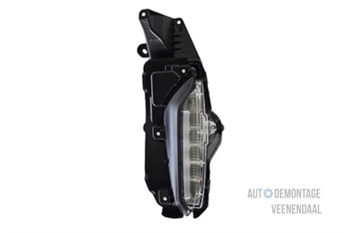Dagrijverlichting rechts van een Toyota Yaris Cross, -, -, Nieuw, Ophalen of Verzenden
