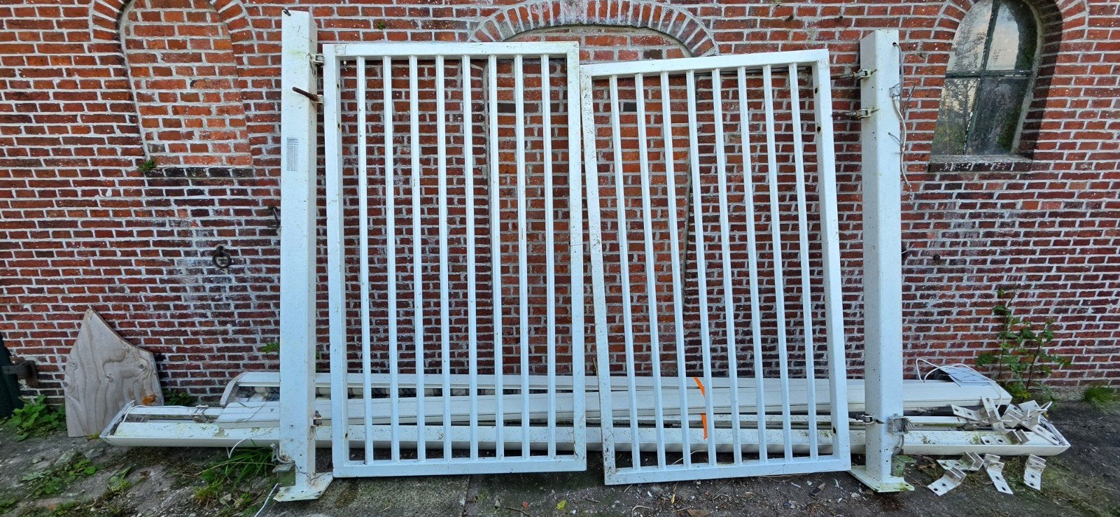 Draaihek, Met poort, Gebruikt, IJzer, Spijlenhekwerk