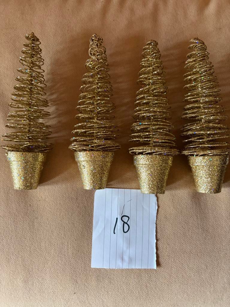 4 goudkleurige kerstbomen in doosje, Ophalen of Verzenden, Zo goed als nieuw