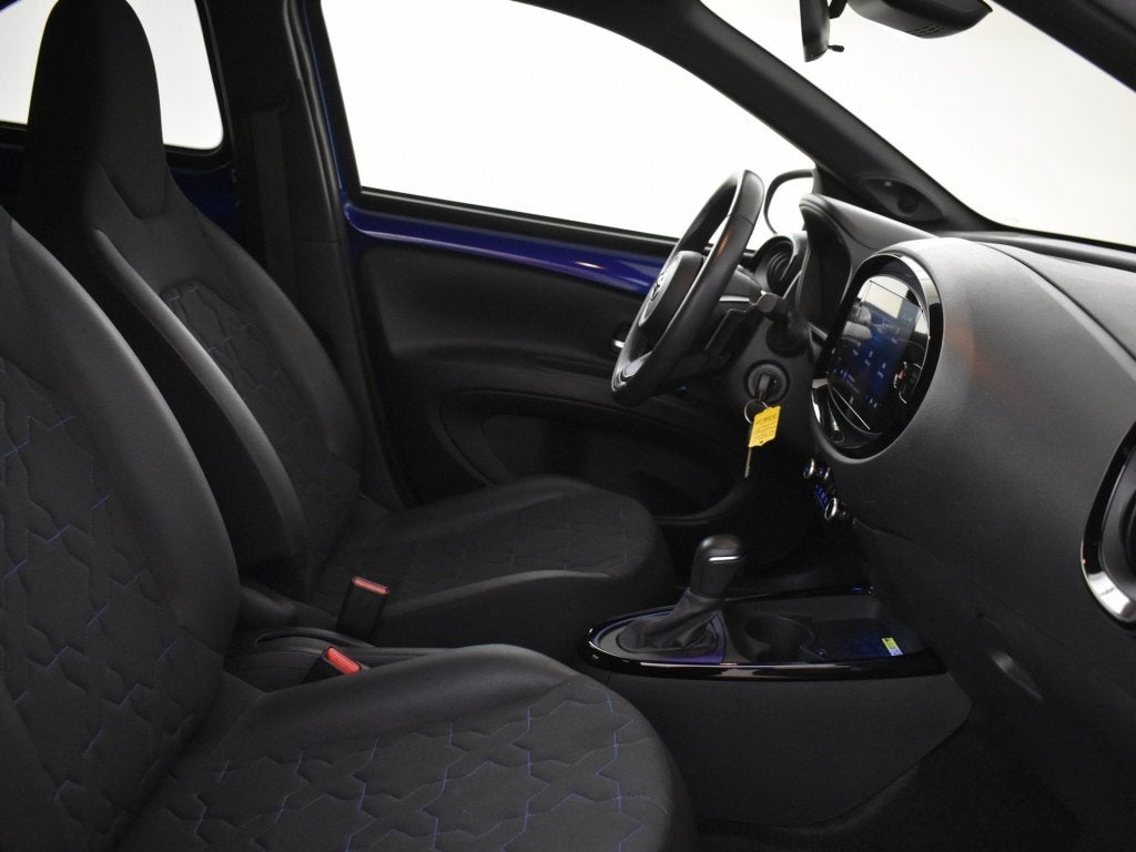 Toyota Aygo X 1.0 VVT-i | Bi-Tone | JBL | Adapt. cruise | Cl, Auto's, Toyota, Start-stop-systeem, Gebruikt, Origineel Nederlands