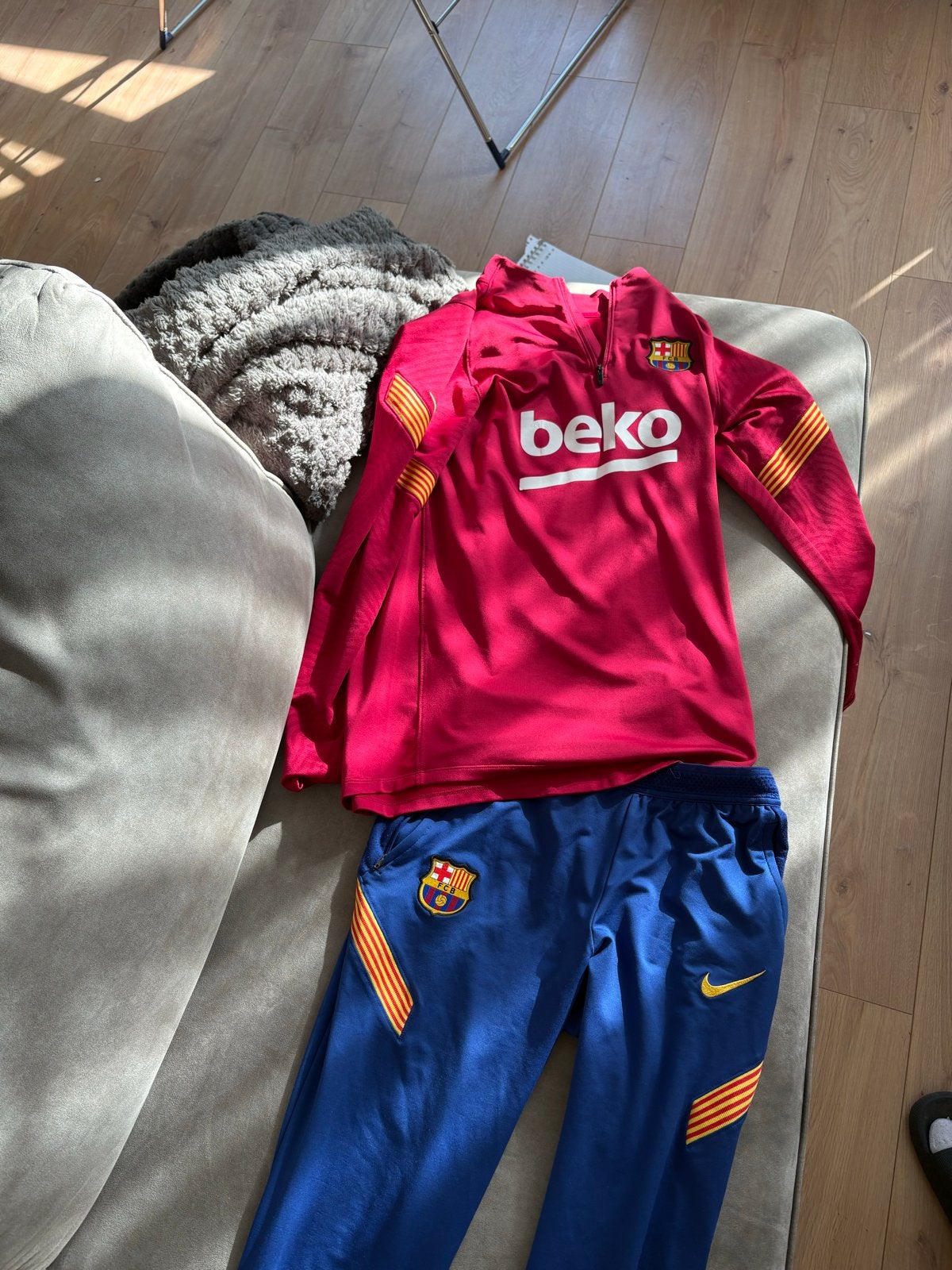 Origineel Nike FC Barcelona trainingspak maat M, Ophalen of Verzenden, Zo goed als nieuw, Voetbal, Meerkleurig