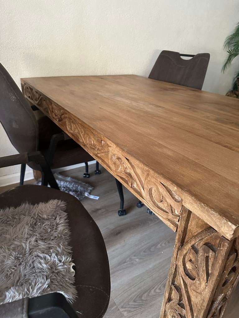 Prachtige mango houten eettafel met houtsnijwerk, Huis en Inrichting, Tafels | Eettafels, Ophalen, 100 tot 150 cm, 50 tot 100 cm