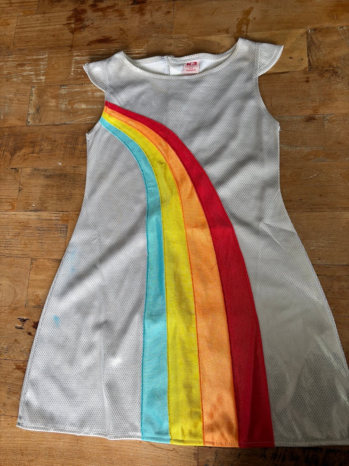 K3 jurk maat 134 met regenboog, Ophalen