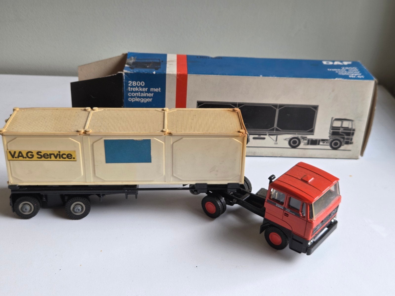 DAF 3300 trekker met container oplegger - Lion Car, Ophalen of Verzenden, 1:32 tot 1:50, Truck, Overige merken