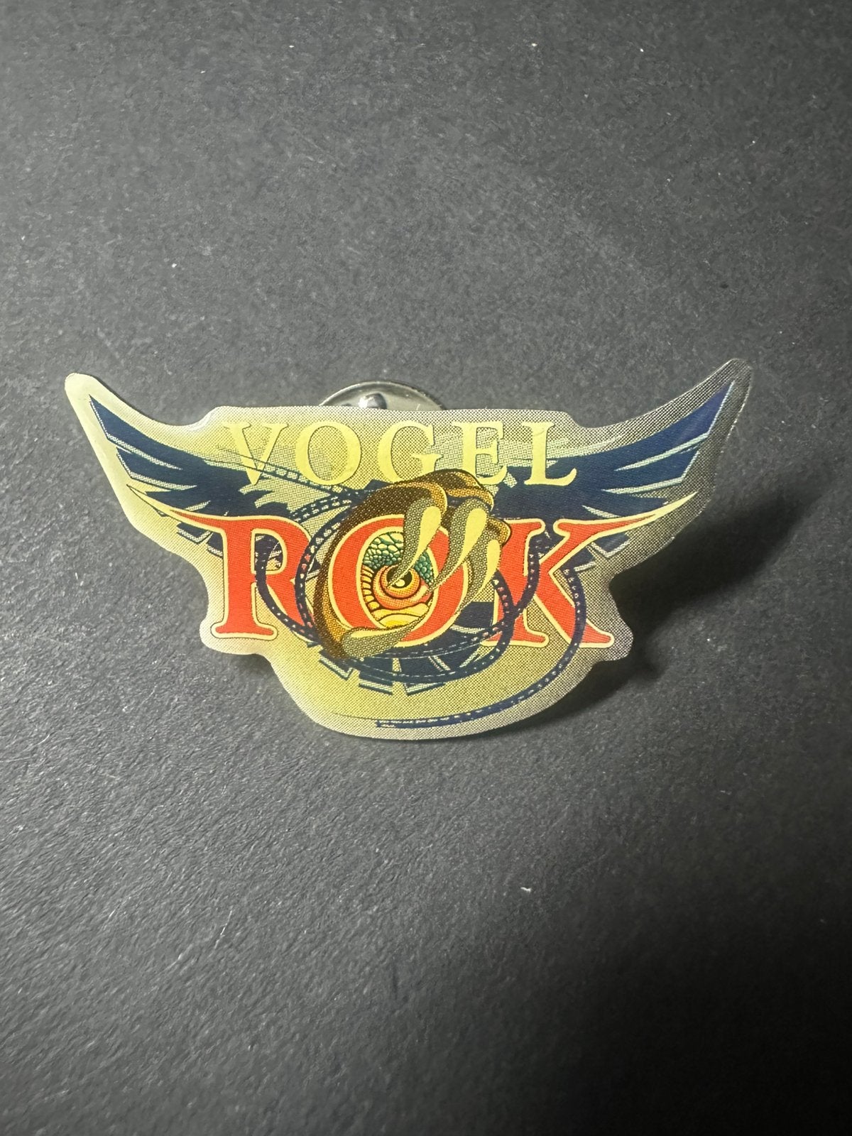 Efteling pin vogelrok, Ophalen of Verzenden, Zo goed als nieuw, Button of Speldje