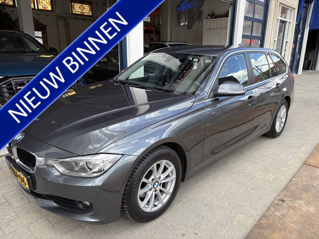 BMW 3 Serie Touring 316i Executive NL AUTO/LEDER/NAVI/CLIMA, Automaat, Gebruikt, Euro 6, 4 cilinders
