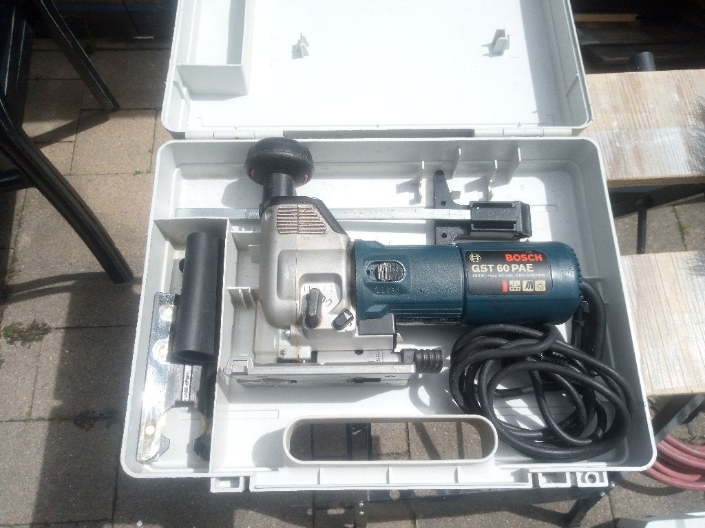 BLAUWE Bosch GST 60 PAE Decoupeerzaag 550W gebruikte staat, Gebruikt, Decoupeerzaag, Ophalen of Verzenden, 30 tot 70 mm