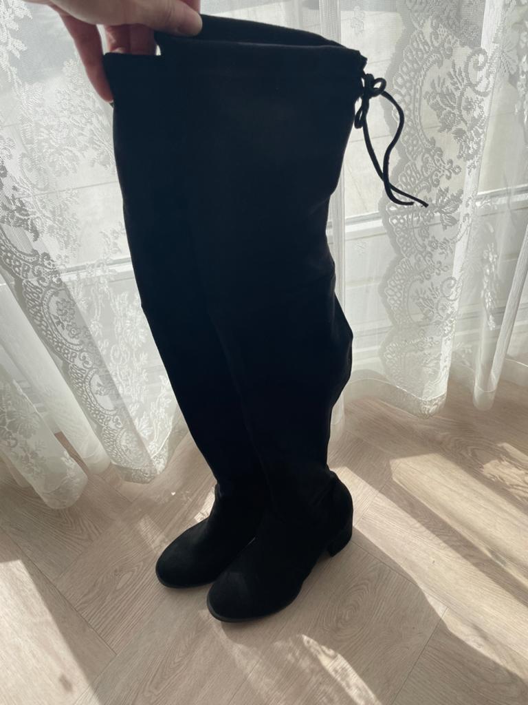 zwarte stretch overknee laarzen maat 36, Kleding | Dames, Schoenen, Hoge laarzen, Zwart, Ophalen of Verzenden, Gedragen