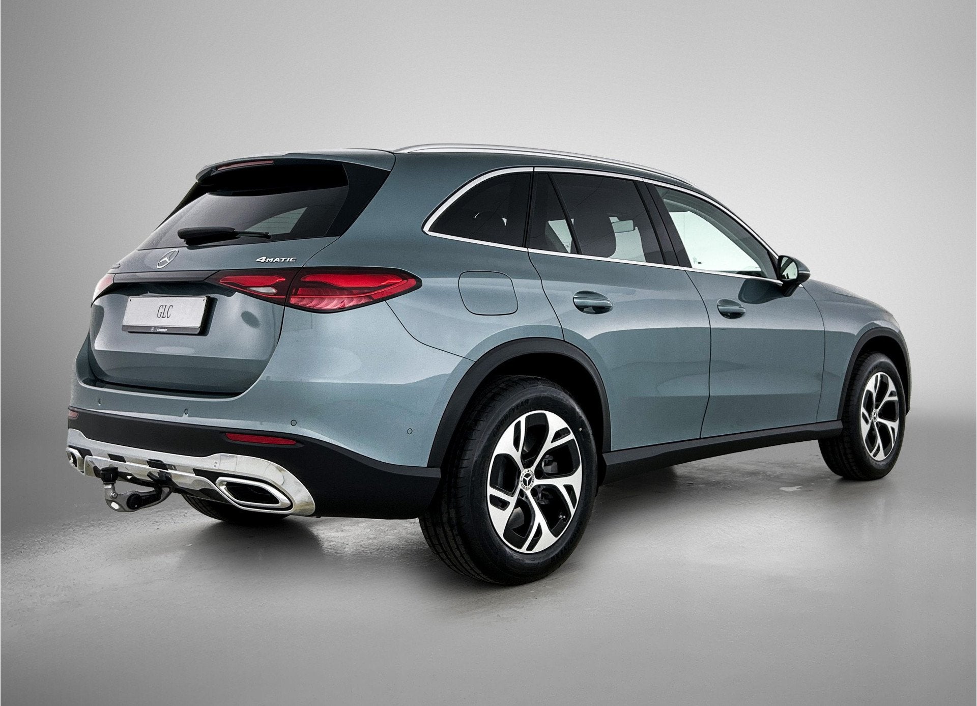 Mercedes-Benz GLC 300e 4MATIC Business Solution | Advanced p, Auto's, Automaat, Zwart, 2255 kg, Plug-in hybride