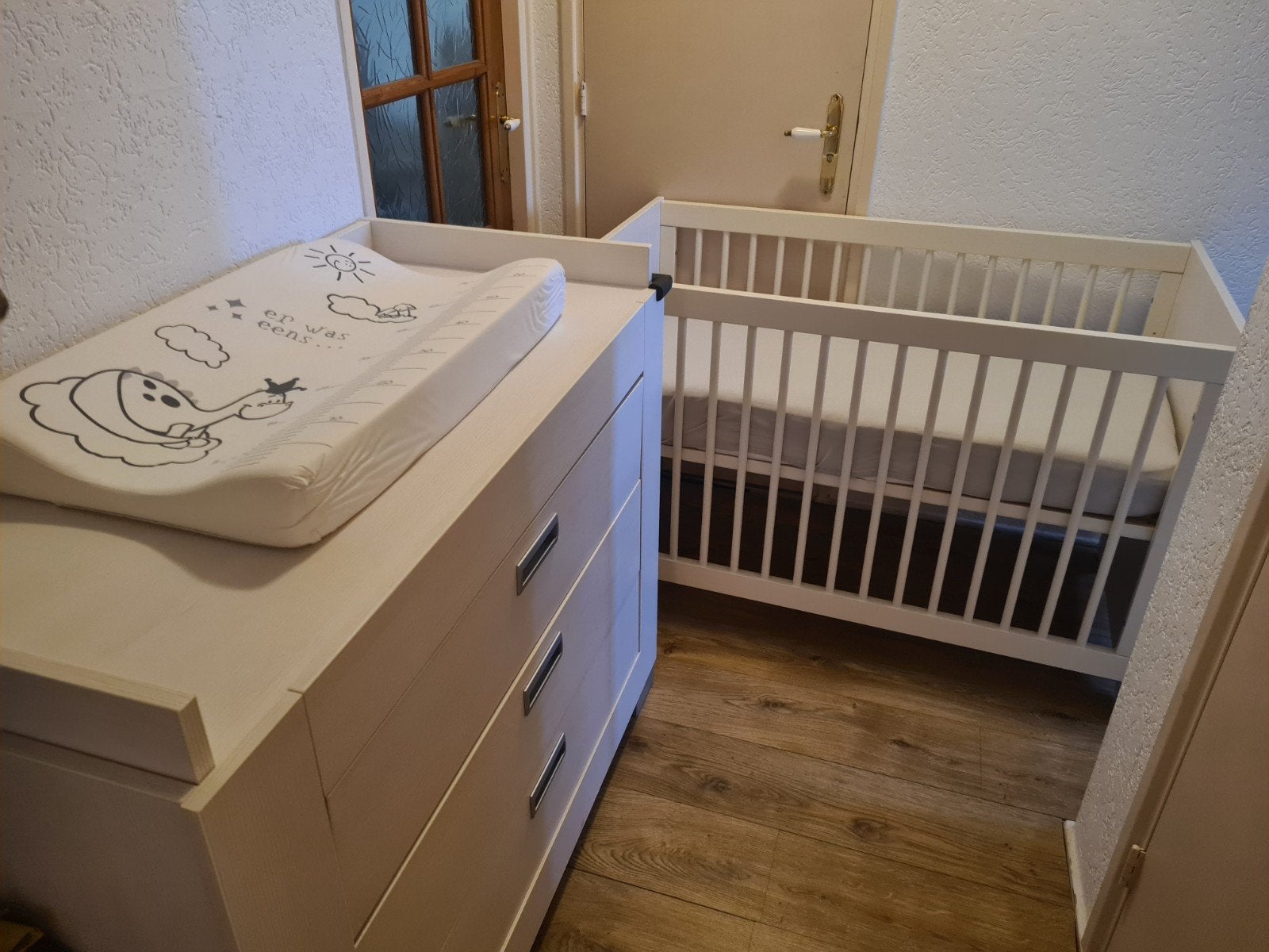 Ledikant en commode, Ophalen