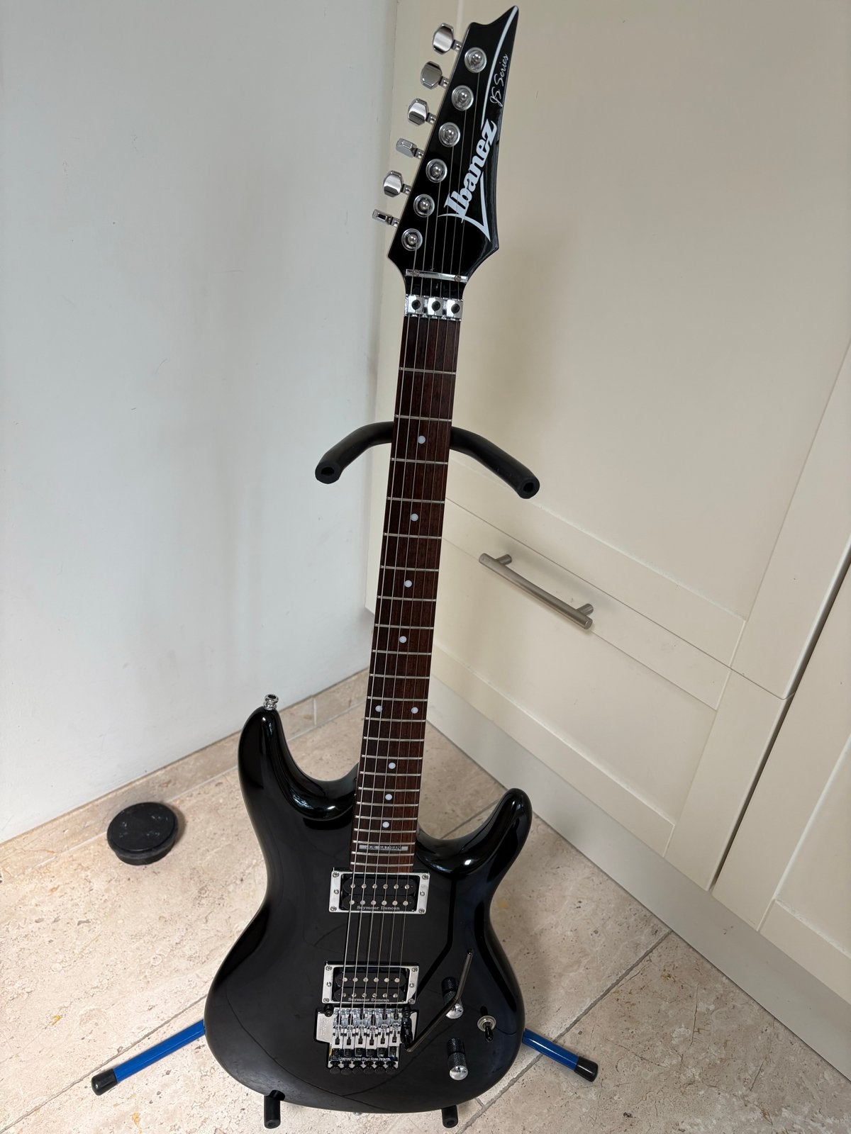 IBANEZ JOE SATRIANI !!JS 100 BK (2002)Seymour Duncan pickups, Ophalen, Zo goed als nieuw, Solid body, Ibanez