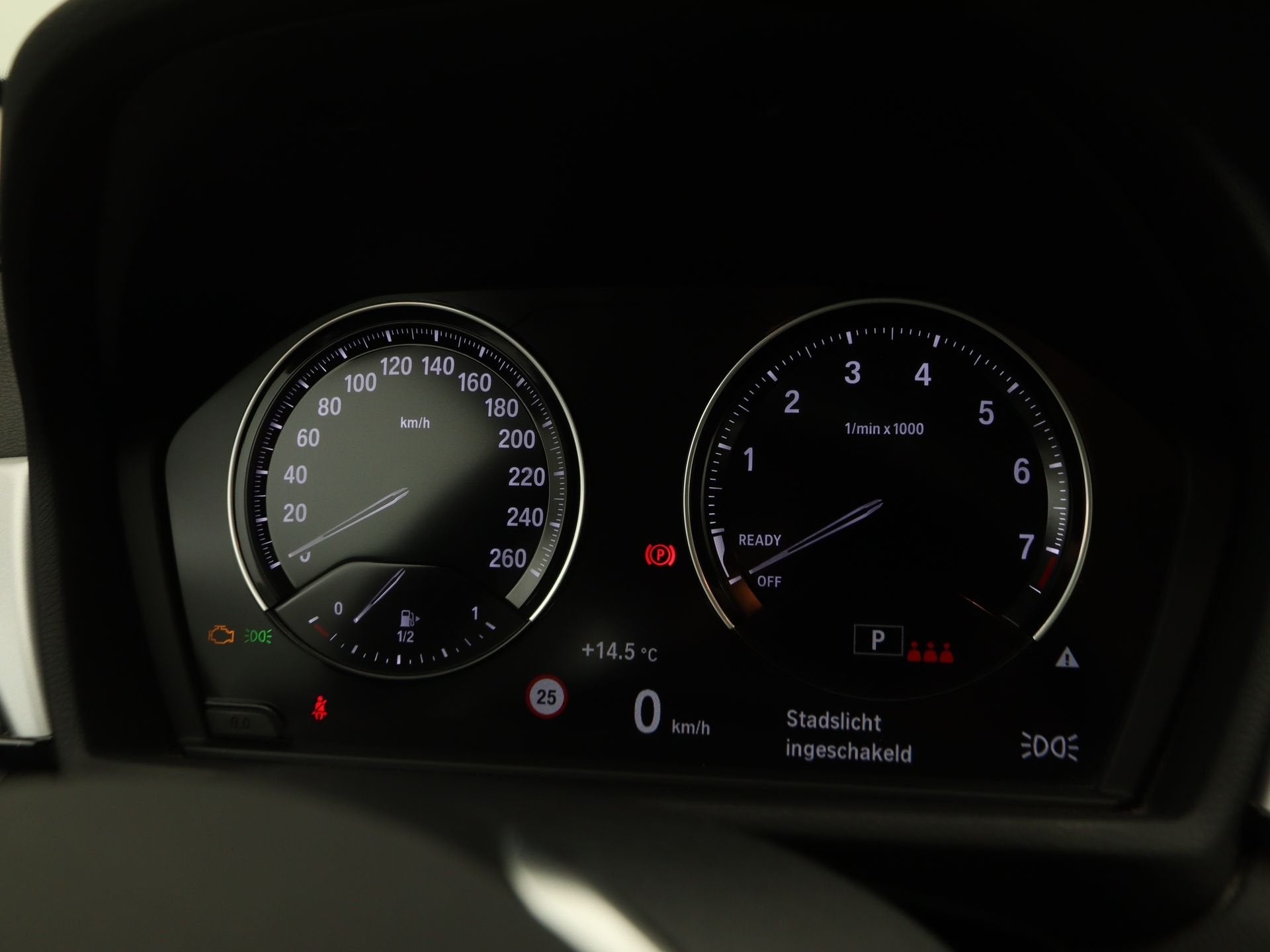 BMW X1 sDrive18i Business Edition (bj 2022, automaat), Auto's, BMW, Gebruikt, Met garantie (alle), Zwart, Origineel Nederlands