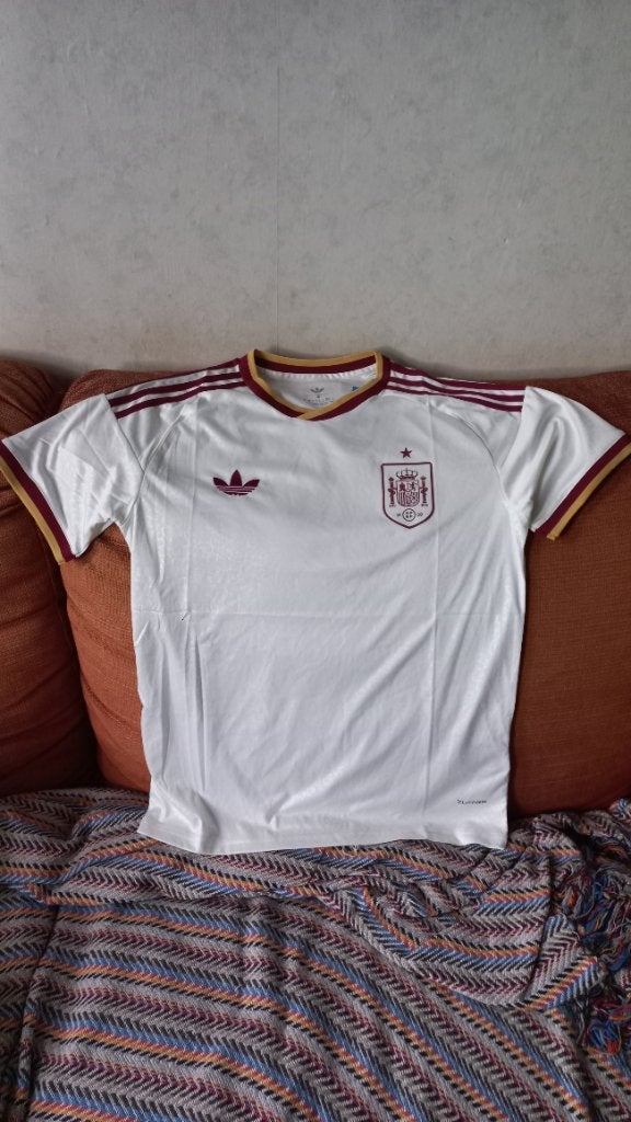 Spanje uit-shirt - Maat S, Sport en Fitness, Maat S, Ophalen of Verzenden, Nieuw, Shirt