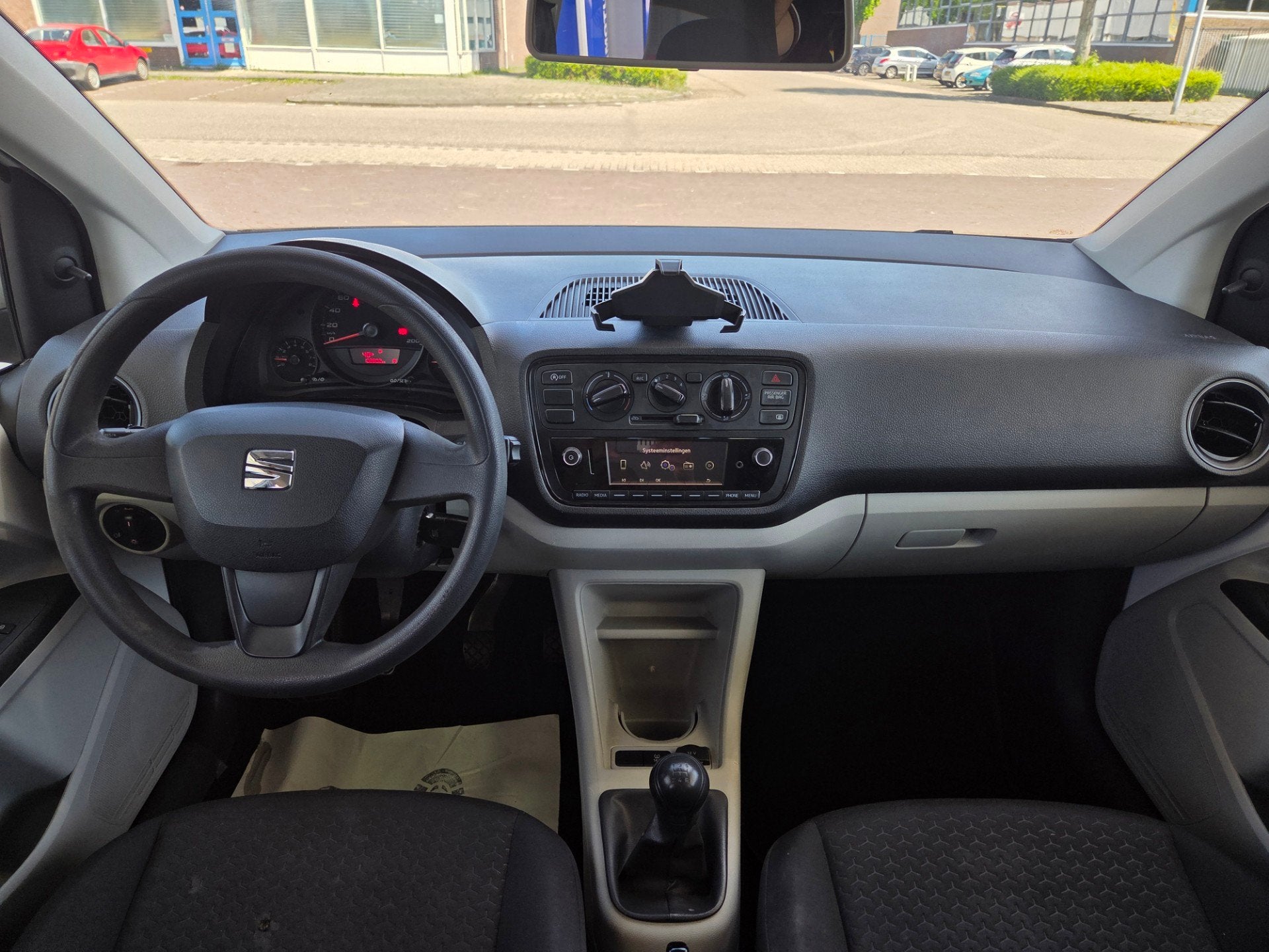 Seat Mii 1.0 Style/CRUIS CONTRL/PARKSENSOR/BLUETOTH, Auto's, Voorwielaandrijving, Gebruikt, Euro 6, Mii