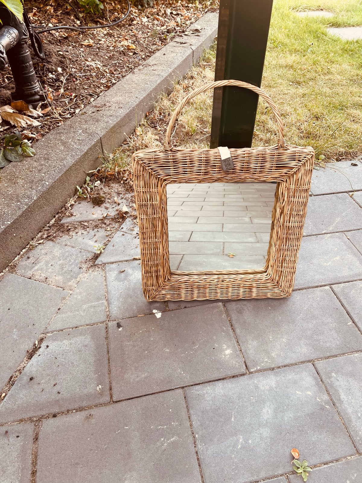 Riviera Maison rieten spiegel met handvat, Huis en Inrichting, Woonaccessoires | Spiegels, Ophalen, Minder dan 50 cm, Gebruikt
