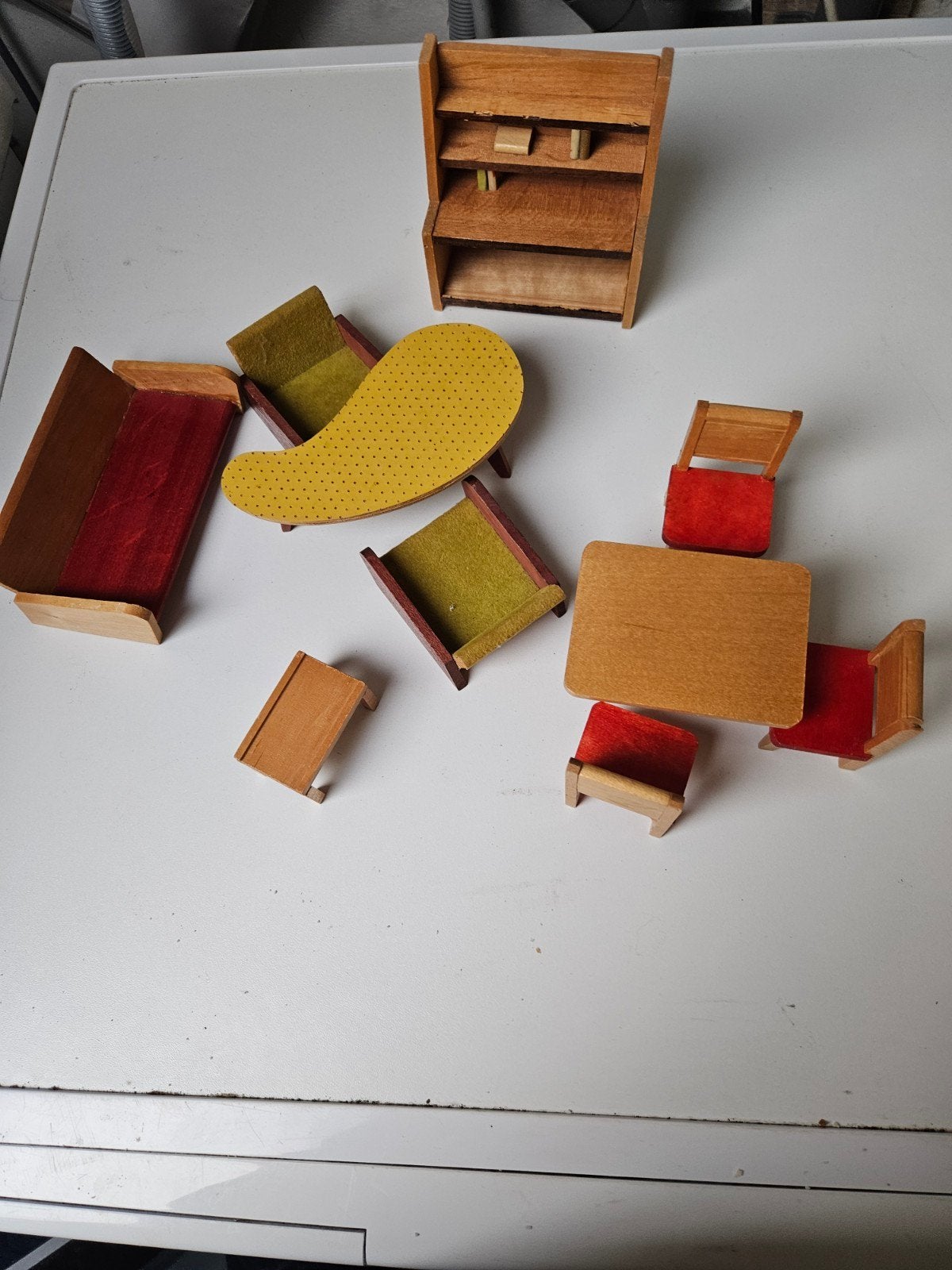 Vintage poppenhuismeubeltjes - complete set, Ophalen of Verzenden
