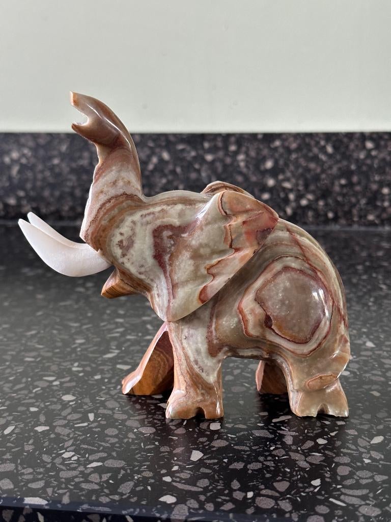 Zeer fraaie marmeren olifant. 13,5 cm. Marmer., Verzamelen, Dierenverzamelingen, Gebruikt, Beeldje of Figuurtje, Wild dier, Ophalen of Verzenden