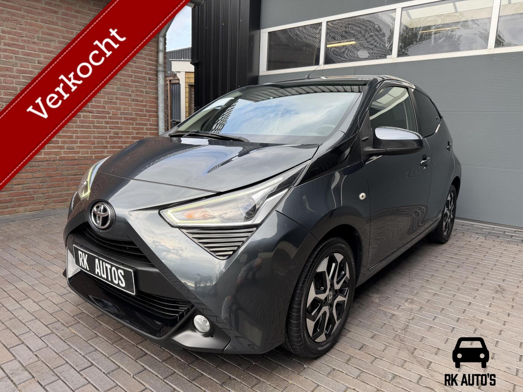 Toyota Aygo 1.0 VVT-i x-cite / Facelift / Camera / Carplay, Auto's, Toyota, Voorwielaandrijving, Stof, Gebruikt, Met garantie (alle)