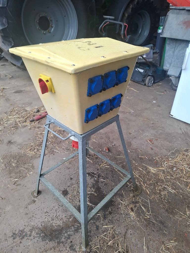 Stroomverdeelkast  6x220 volt  3x 380 volt, Ophalen, Zo goed als nieuw, Aardlekautomaat