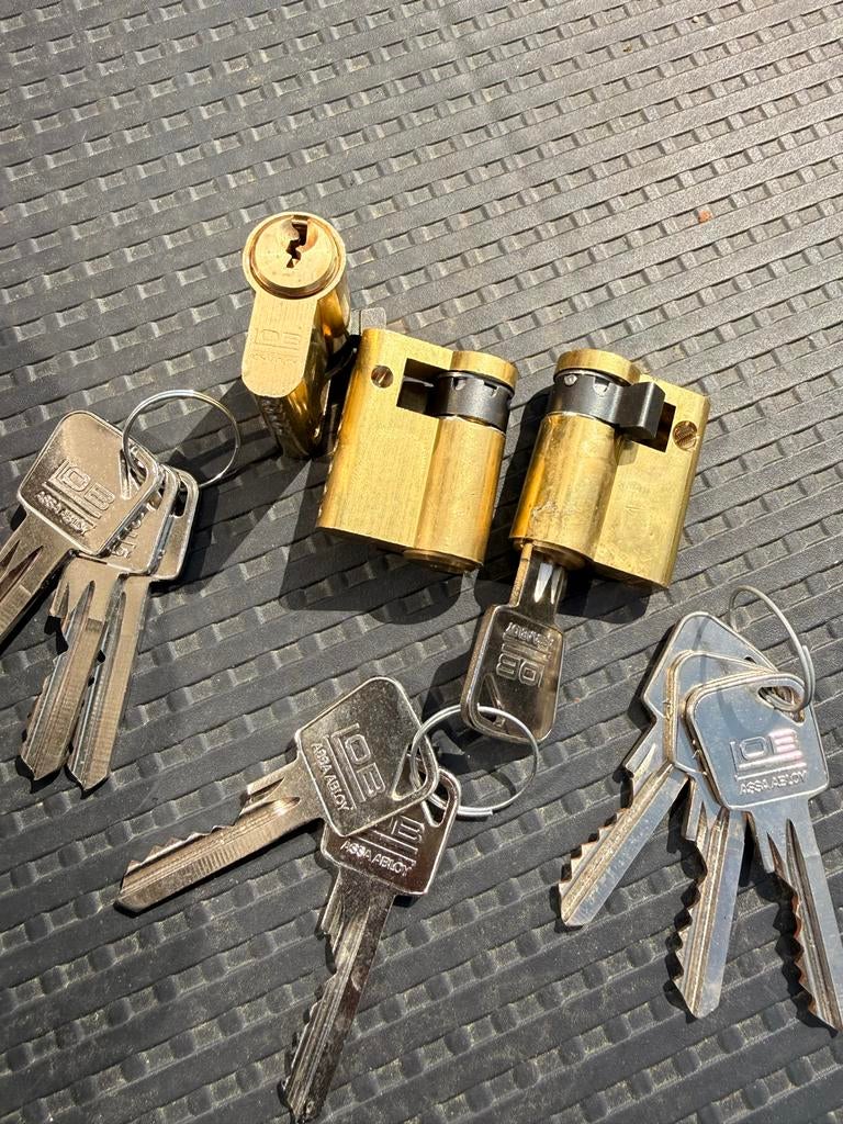 Assa Abloy cilinders met sleutels, Ophalen of Verzenden, Gebruikt, Koper of Messing, Slot