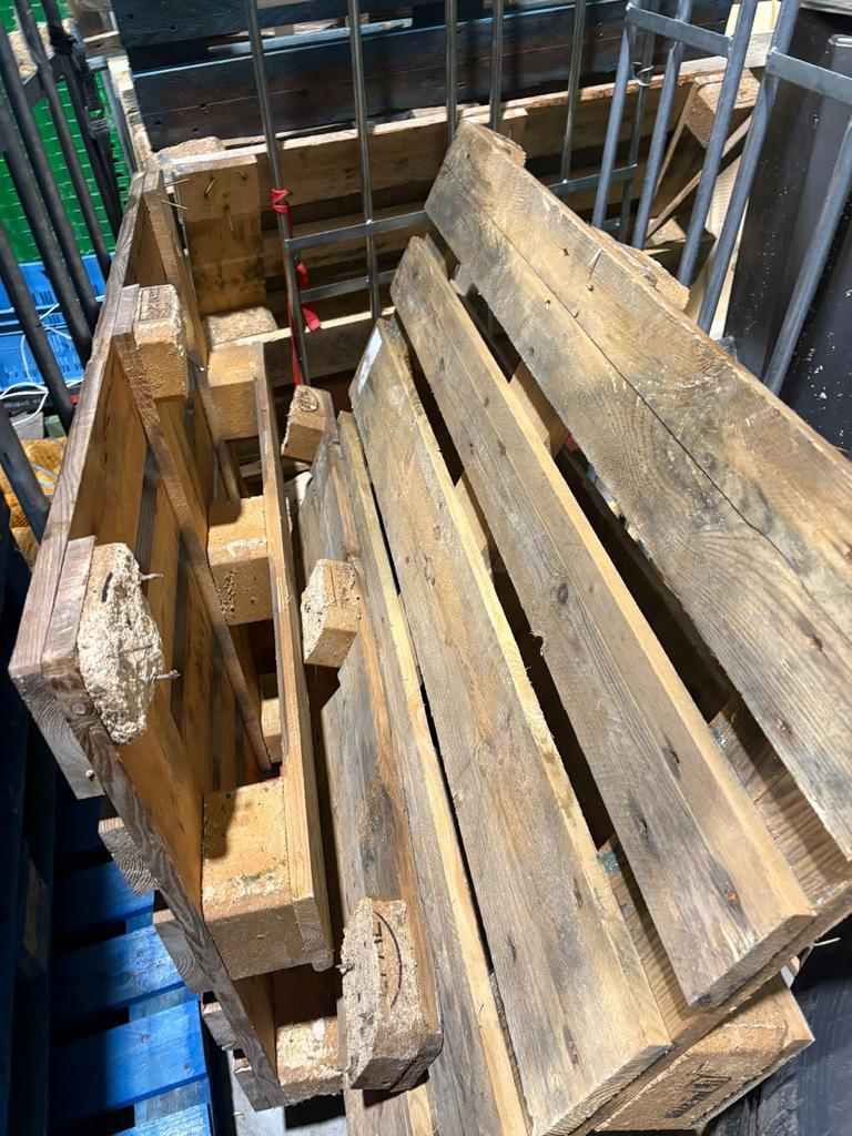Gratis partij Gebruikte houten pallets, Ophalen, Zo goed als nieuw, 50 mm of meer, Balk