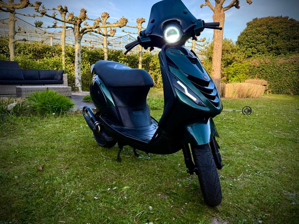 Piaggio Zip 2000 70cc, Fietsen en Brommers, Scooters | Piaggio, Ophalen, Zo goed als nieuw, Benzine, Zip
