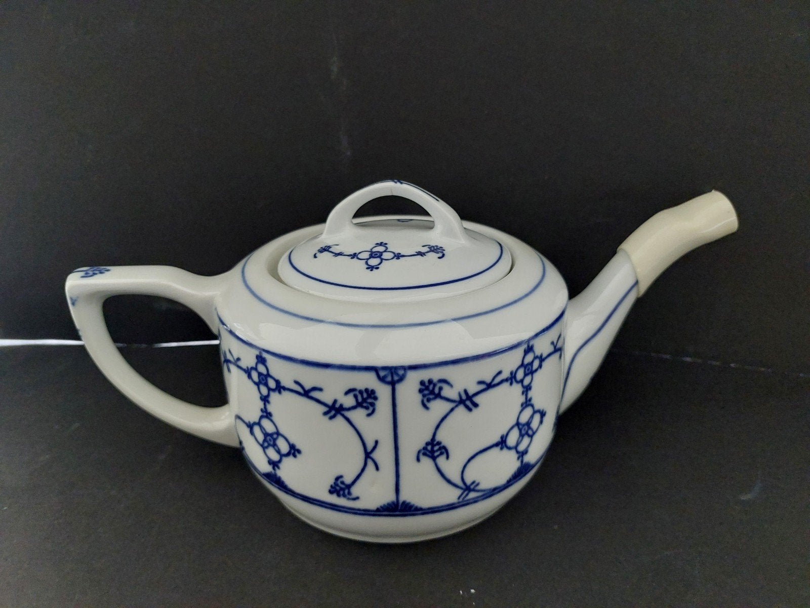 Jager Eisenberg theepot, Antiek en Kunst, Antiek | Servies los, Ophalen of Verzenden