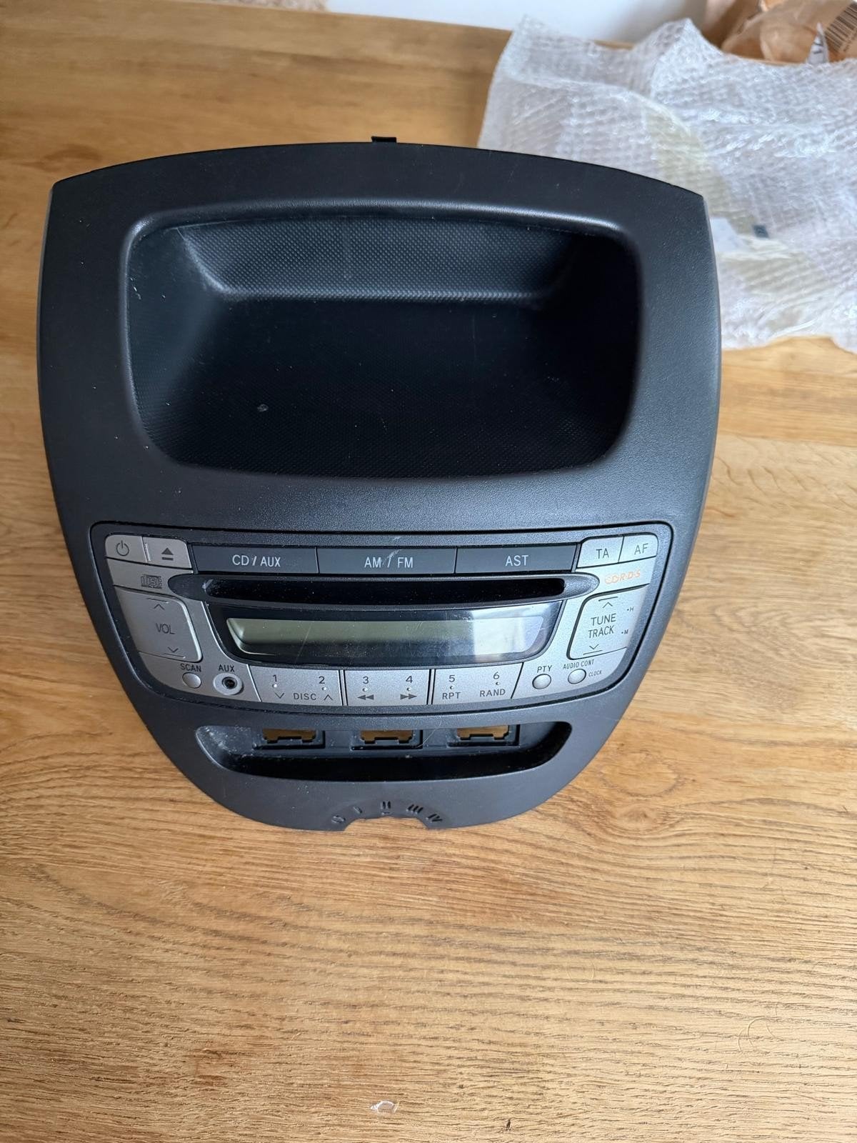 Peugeot 107 Autoradio - Origineel en Functioneel, Auto diversen, Autoradio's, Ophalen of Verzenden, Gebruikt