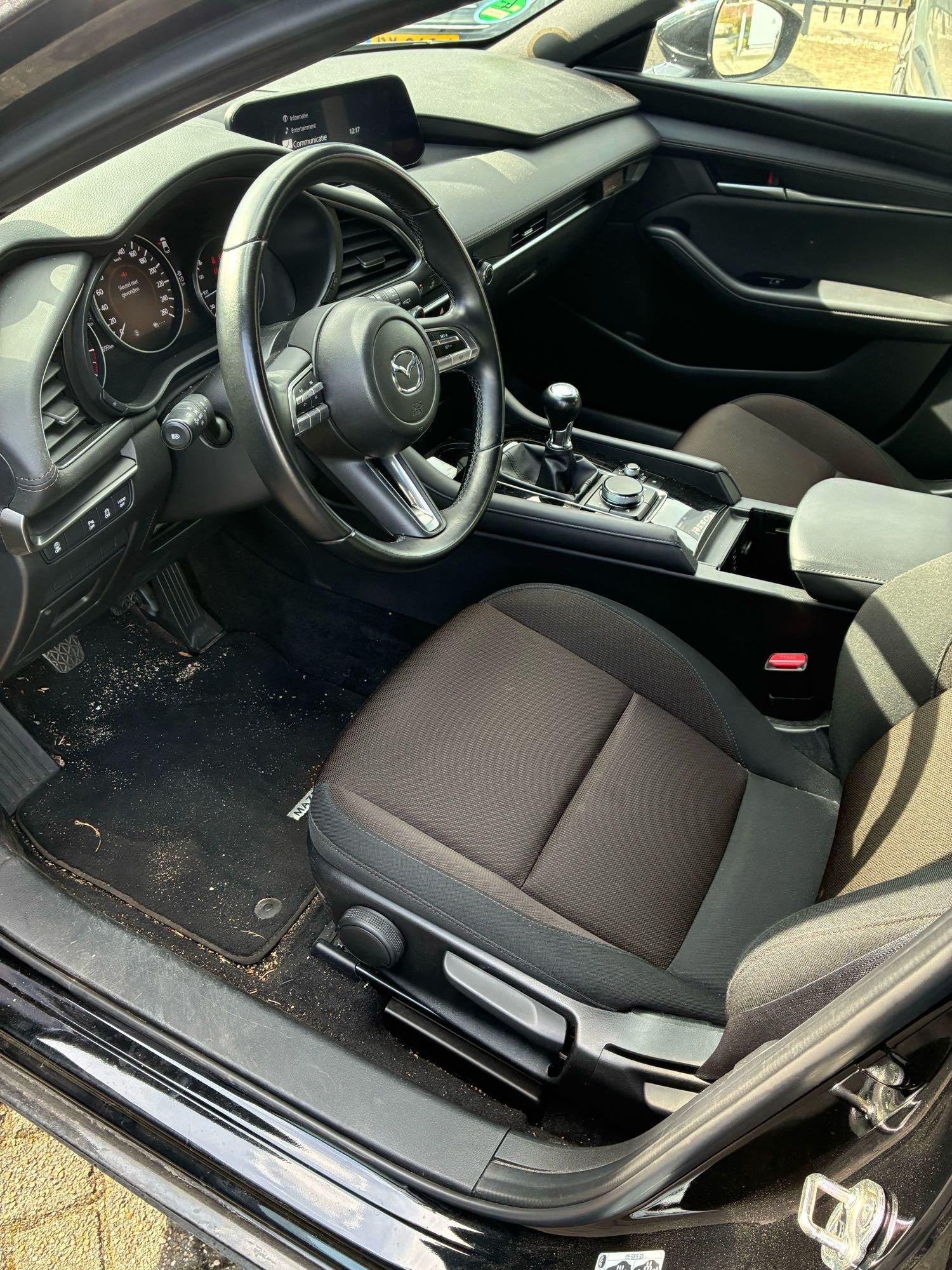 Mazda 3 2.0 e-SkyActiv-X M Hybrid 186 PK, Auto's, Voorwielaandrijving, Stof, Gebruikt, Zwart