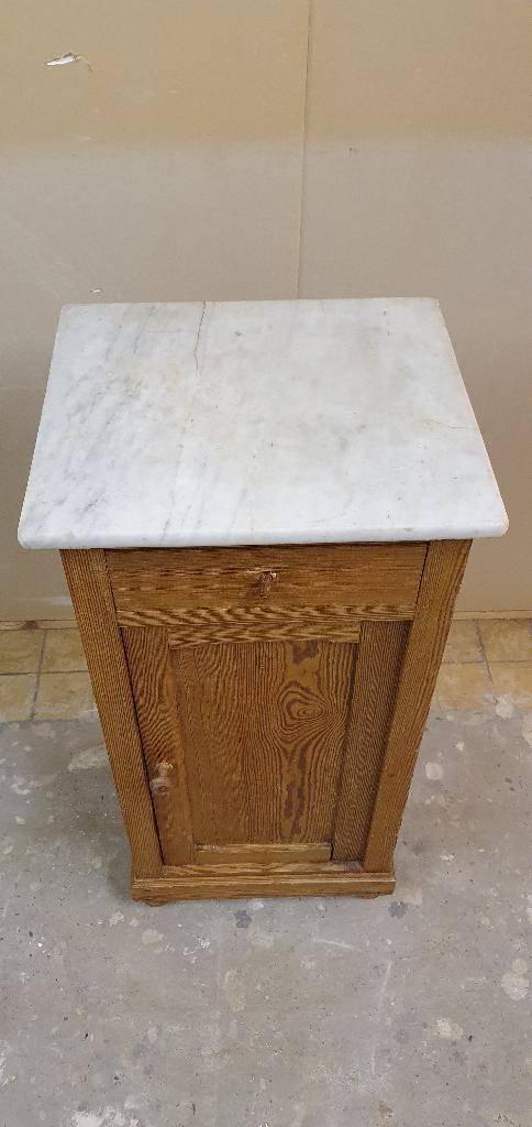 Nachtkastje, Huis en Inrichting, Slaapkamer | Nachtkastjes, Ophalen, Gebruikt, Minder dan 45 cm, 70 cm of meer