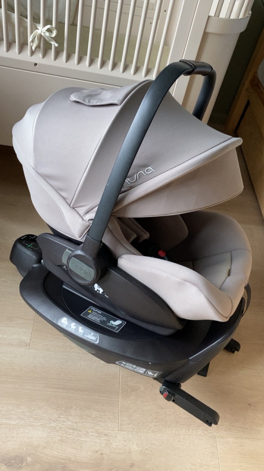 Nuna arra next maxicosi + isofix base, Ophalen, Zo goed als nieuw, Overige merken